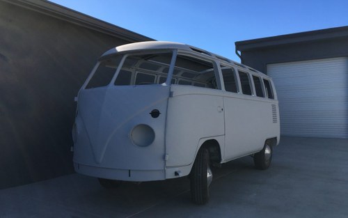1966 Volkswagen 13 Window Deluxe Van Project U finish $34.9k In vendita
