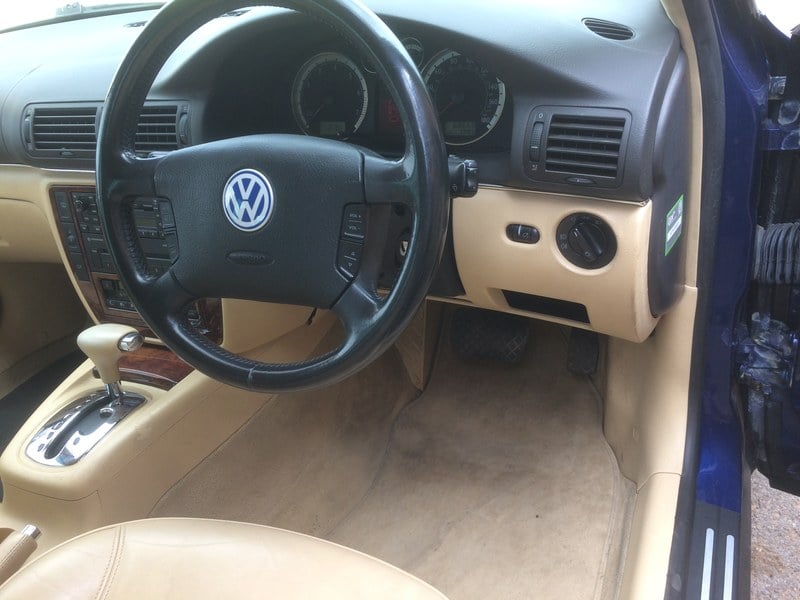 2003 Volkswagen Passat - 4