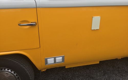 1972 Volkswagen 214 011 Panel Van (picture 21 of 26)