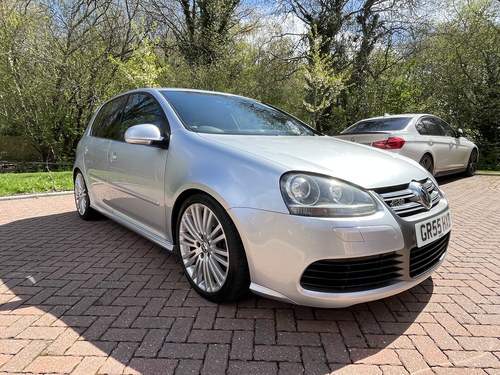2005 Volkswagen Golf R32