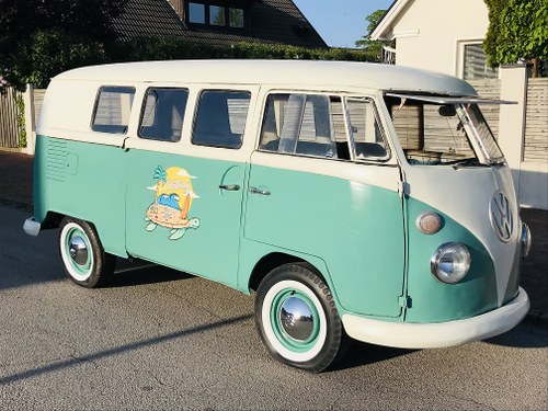 1967 Volkswagen T1 Minibus