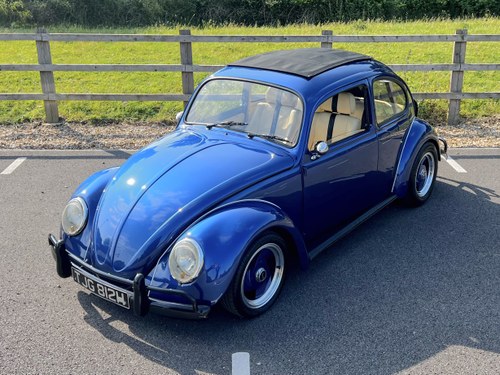 1970 VW BEETLE Cal-Look // 1800cc // Oval Split Rear Window VERKOCHT