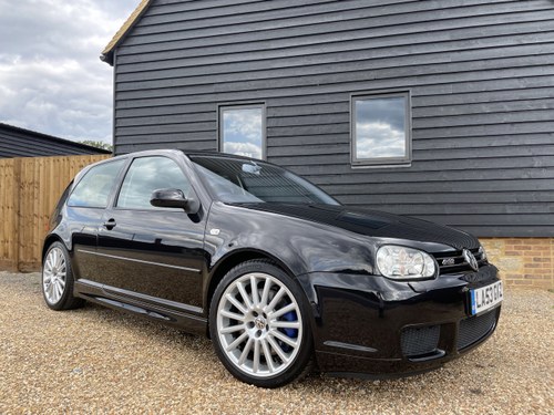 2004 Volkswagen Golf R32