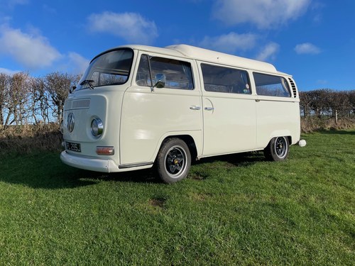 1971 Volkswagen Bay Window Type 2 Camper