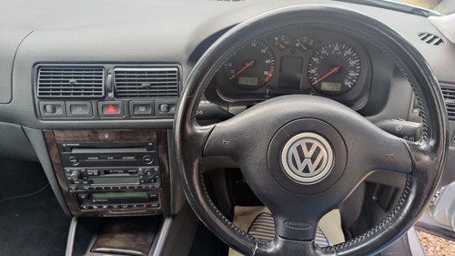 2003 Volkswagen Golf - 8