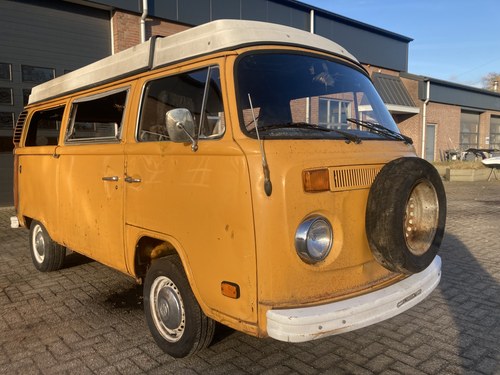 1975 1976 Volkswagen T2B Westfalia with fire damage En Venta