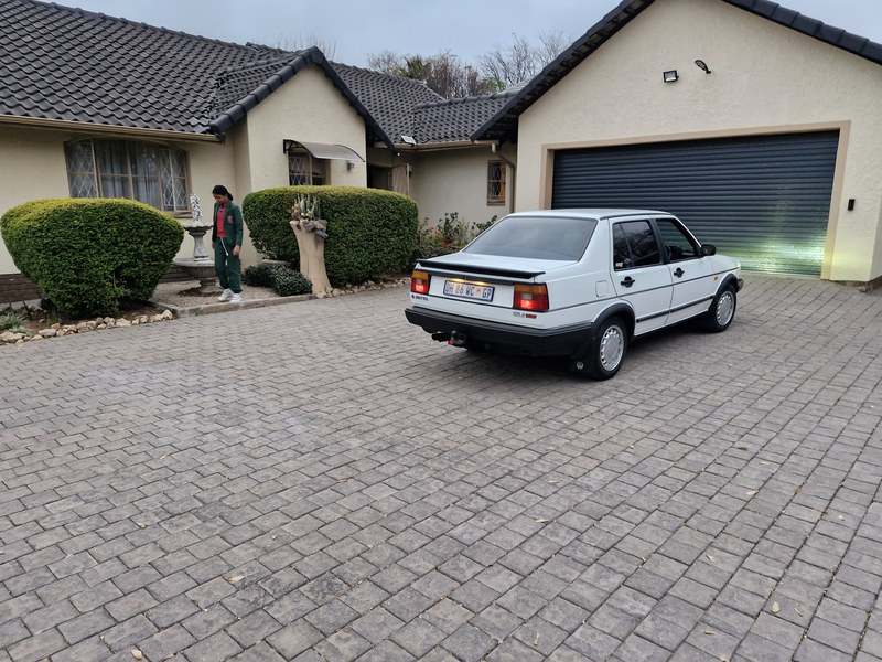 1988 Volkswagen Jetta Green Manual, 5 speed Right Hand Drive in Horsham ...