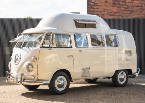 1966 RARE Volkswagen Split Screen Type 2 T1 'Snow Top' Camper Van VENDU