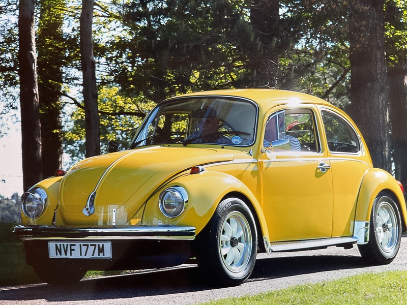 POLISTIL SB 1/43 - VW Coccinelle Cabriolet Jaune EUR 22,00 - FR POLISTIL SB 1/43 - VW Coccinelle Cabriolet Jaune EUR 22,00 - FR