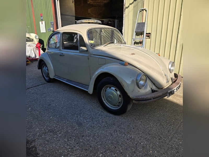 Rapid Classics: Eine Suche. Alle Oldtimer. 18 » Rapid Classics: Eine Suche. Alle Oldtimer. 1971 Volkswagen Beetle Square Window 1300
