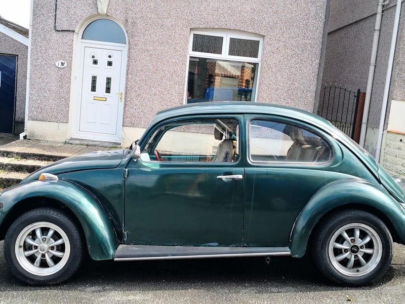 Rapid Classics: Eine Suche. Alle Oldtimer. 11 » Rapid Classics: Eine Suche. Alle Oldtimer. 1972 Volkswagen Beetle Square Window 1200