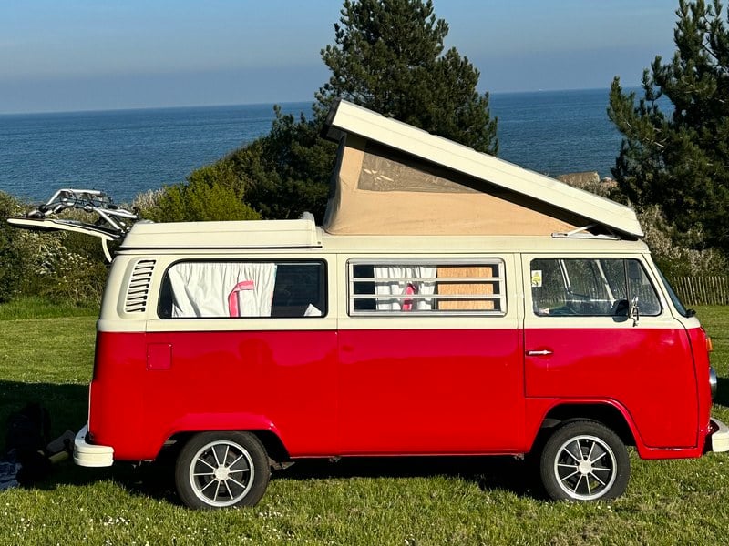 Rapid Classics: Eine Suche. Alle Oldtimer. 8 » Rapid Classics: Eine Suche. Alle Oldtimer. 1974 Volkswagen T2 Bay Westfalia Campervan