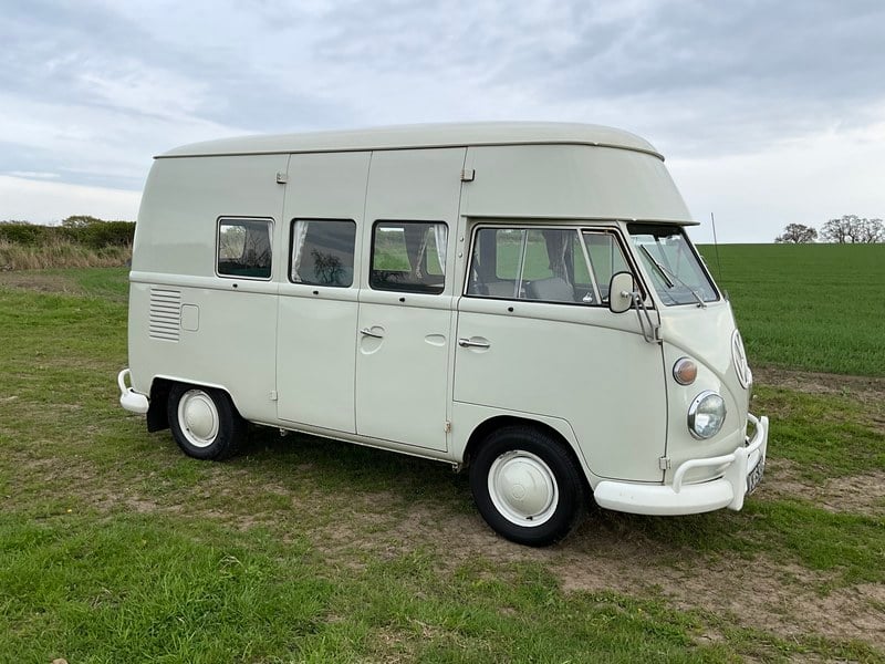 1967 Volkswagen Type 2 splitscreen highroof camper