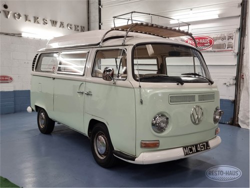 1971 LHD Pale Green/White Bay Window Campervan VENDIDO