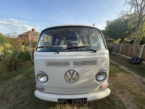 1970 Volkswagen Type 2 T2 bay window camper