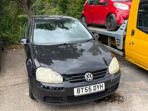2005 VOLKSWAGEN GOLF 1.6 FSI SE 5dr For Sale