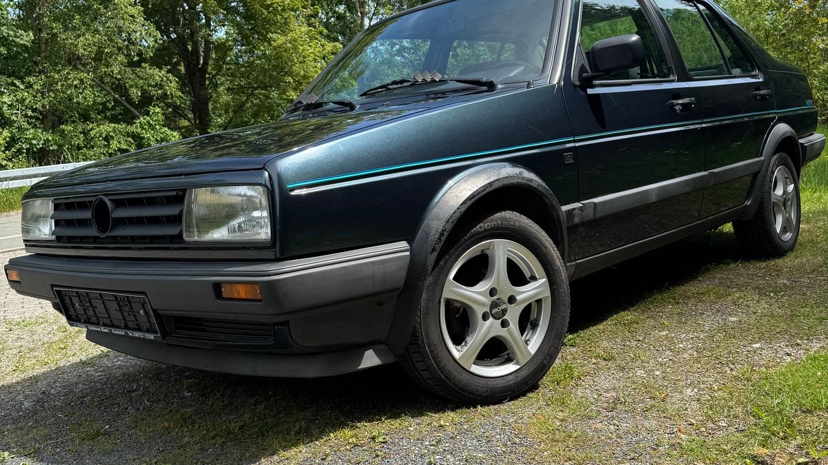 1989 Volkswagen Jetta Dark blue Manual, 5 speed Left Hand Drive in ...