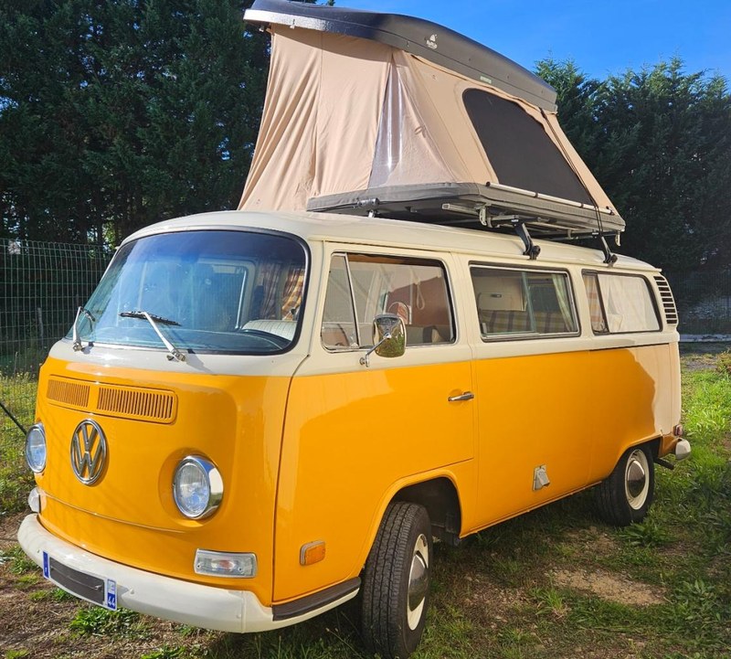 1972 Volkswagen Type Yellow Manual, speed in Saint-Brevin-les