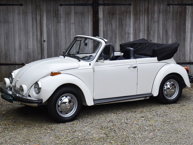 Volkswagen Super Beetle Convertible (LHD)