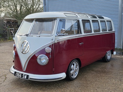 1966 VW Type 2 T1 Samba 21 Window - Ready to show example . In vendita