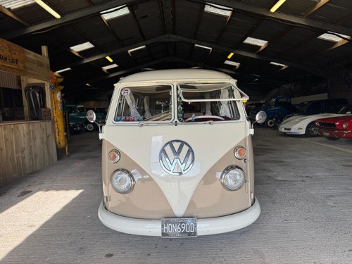1966 Volkswagen Split Window Camper. VENDU