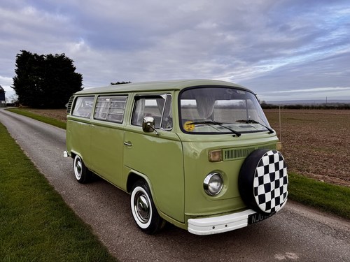 1973 Volkswagen T2 bay window camper/dayvan VENDIDO