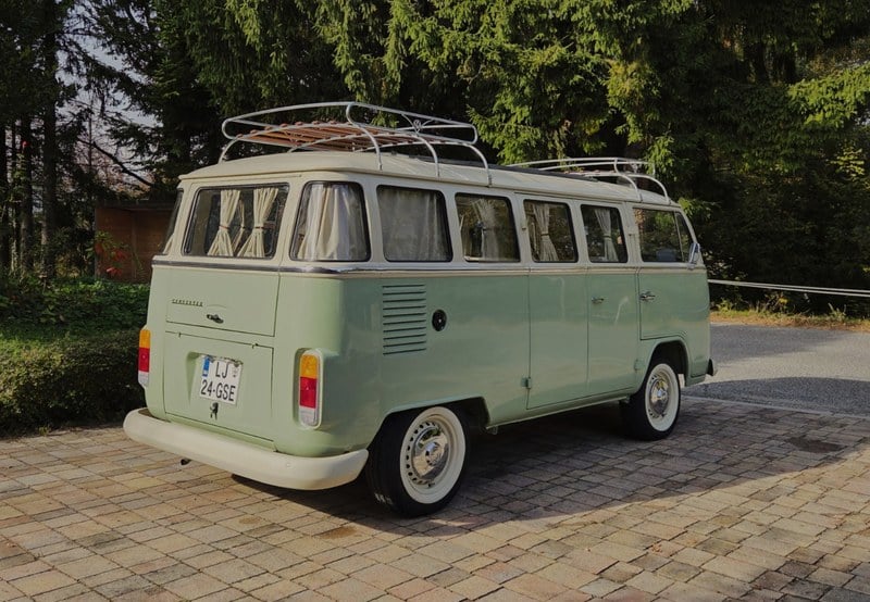1982 Volkswagen Type 2 - 2 1982 Volkswagen Type 2 - 2