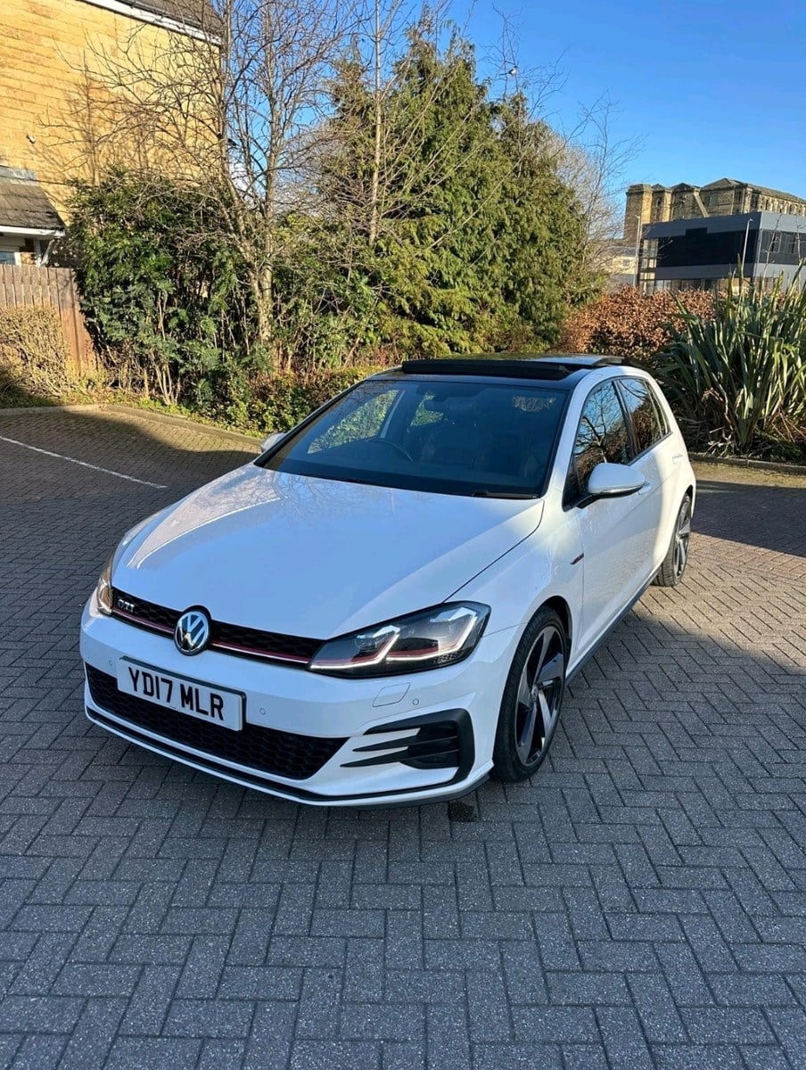 2017 Volkswagen Golf Weiß Automatik, 6 Gänge Rechtslenker in Bradford ...