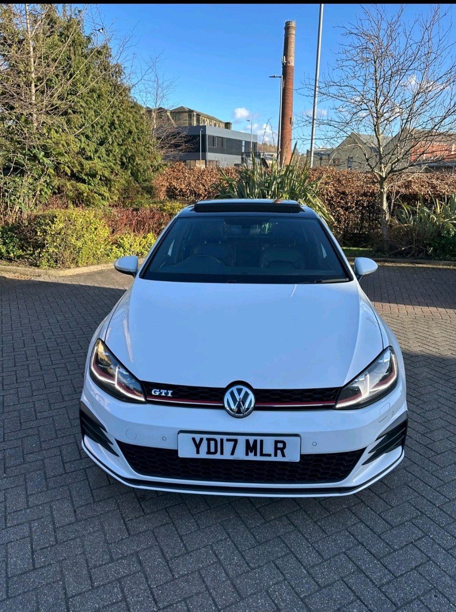 2017 Volkswagen Golf Weiß Automatik, 6 Gänge Rechtslenker in Bradford ...