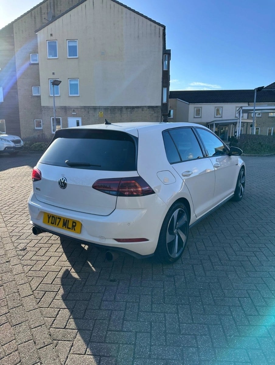 2017 Volkswagen Golf Weiß Automatik, 6 Gänge Rechtslenker in Bradford ...