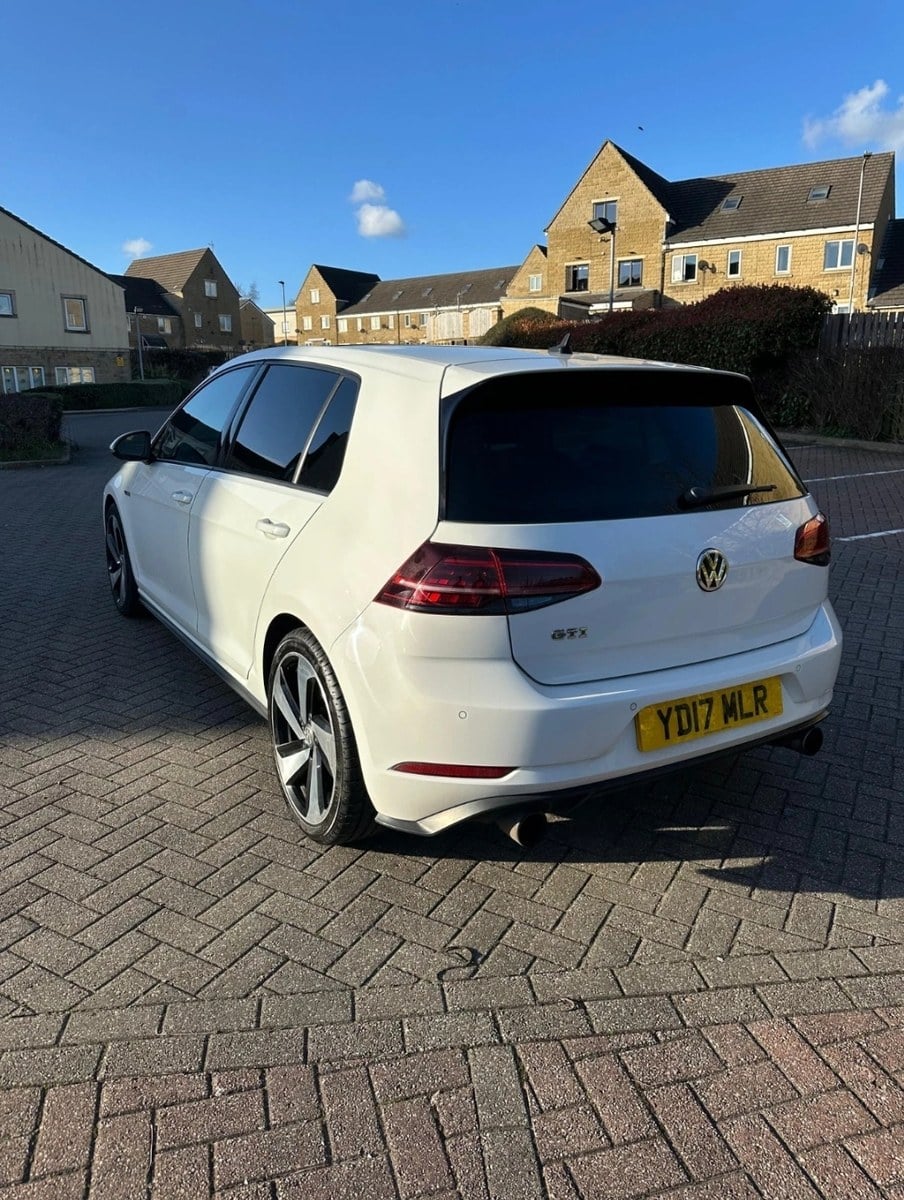 2017 Volkswagen Golf Weiß Automatik, 6 Gänge Rechtslenker in Bradford ...
