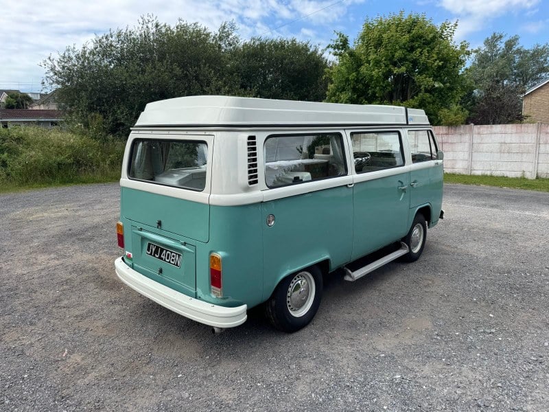 1975 Volkswagen Type 2 - 2 1975 Volkswagen Type 2 - 2