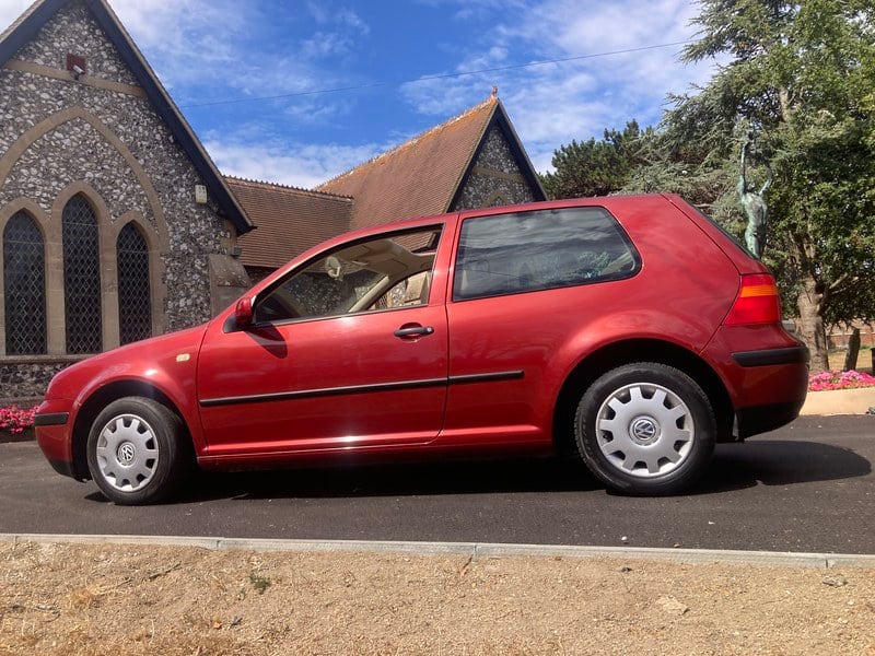 2000 Volkswagen Golf - 1 2000 Volkswagen Golf - 1