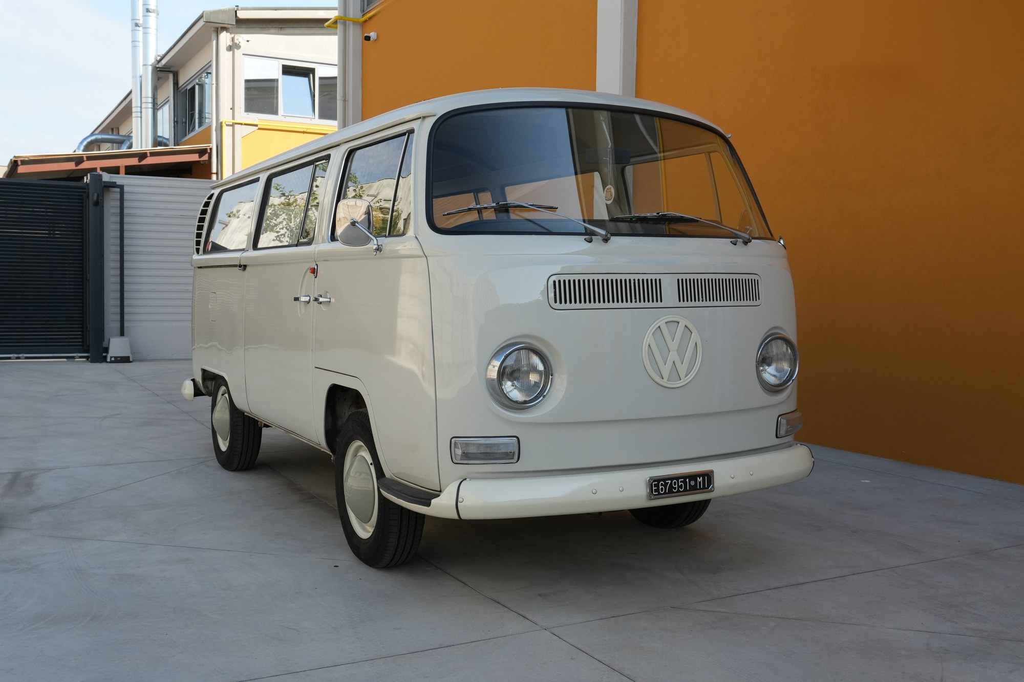 Volkswagen T2a Minibus 1967 — Prima serie conservata, foto 1