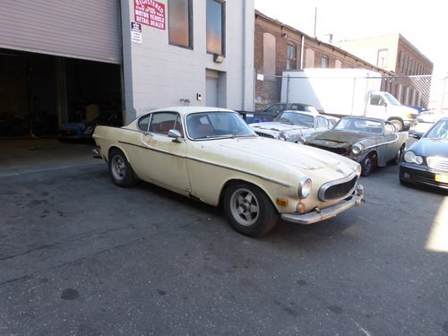 1968 Volvo P1800S Running Engine to Restore - For Sale