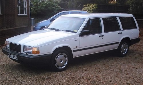 Lot 67 - A 1990 Volvo 740 GL estate - 17/06/18 For Sale by Auction