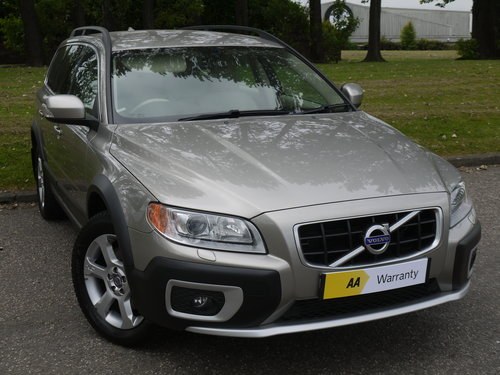 2010 Volvo XC70 2.4 D5 SE Geartronic AWD 5dr ***FULL VOLVO SERVIC For Sale