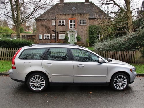 VOLVO V50 2.0 SE PETROL MANUAL 2007 LEATHER XENONS SUNROOF ! For Sale