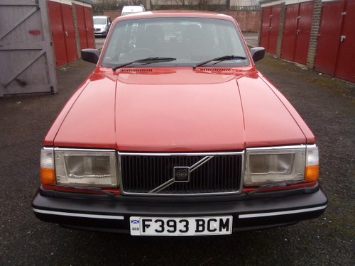 1989 Volvo 240 dl estate 2.3 carb 4 speed manual . For Sale