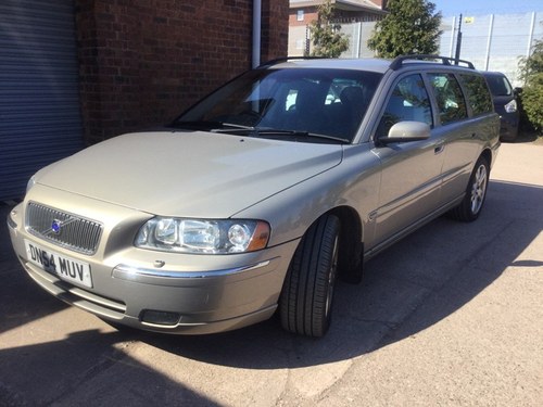 STUNNING! Volvo V70 D5 SE Auto Only 86,000mls with 15 stamps For Sale