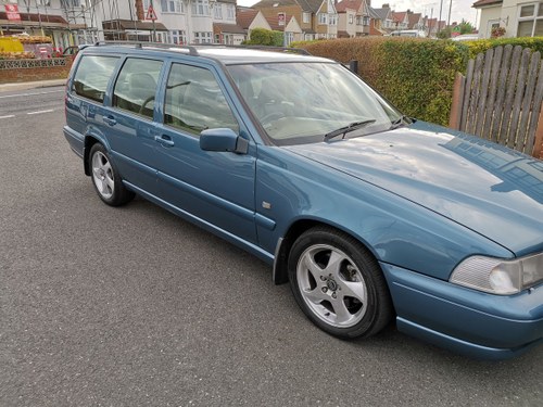 1997 Volvo V70 T5 R Reg Blue Estate SOLD