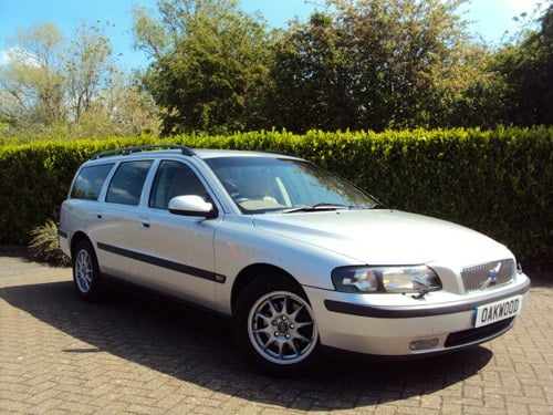 2001 A VERY WELL MAINTAINED VOLVO V70 (20 x SERVICES!!) In vendita