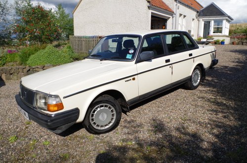 1990 Volvo 240 Saloon Ultra low mileage  For Sale