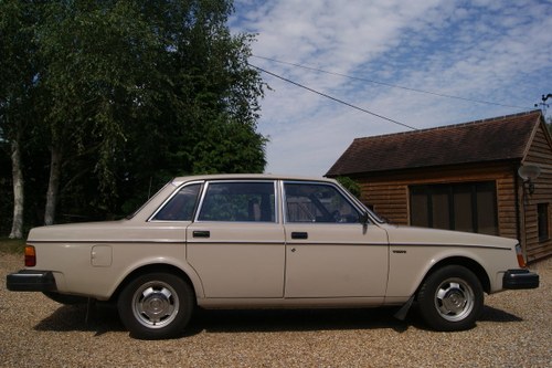 AMAZING 1980 VOLVO 244 DL LOW MILES GREAT CONDITION For Sale