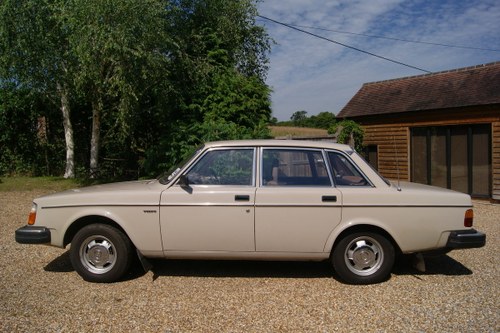 1980 VOLVO 244 DL MANUAL.AMAZING CONDITION.LOW MILES For Sale