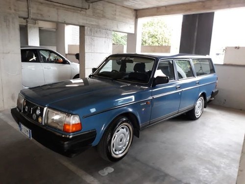 1988 Volvo 240 gl sw rhd with 65000 miles !! In vendita