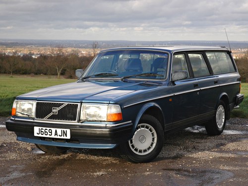 1992 Volvo 240 2.0 SE 5 Speed. 2 Owners Service History SOLD