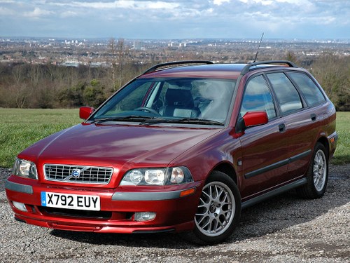 2001 Volvo V40 1.9 T4 Automatic 'Sport Lux' Specification SOLD