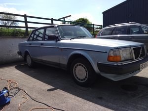 1989 Volvo 240 GL Manual saloon DELIVERY AVAILABLE VENDUTO