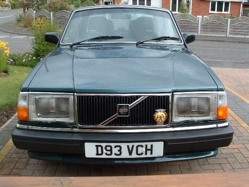 1987 Volvo 240 gl saloon 2.3 ltr auto - only60000 miles SOLD